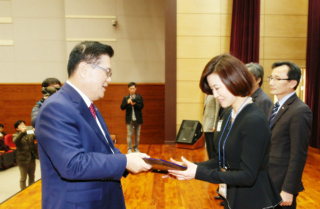 161221_2016 우리마을교육공동체와 함께하는 교육기부 유공자 감사패 수여식 (2).jpg