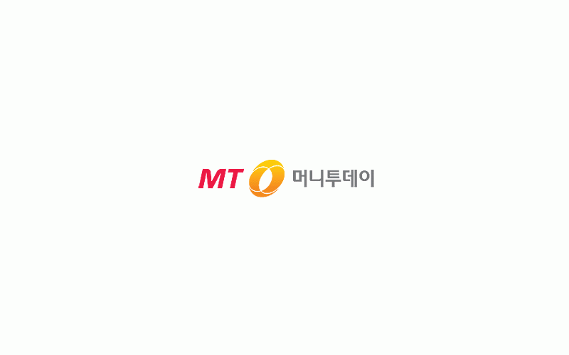 인피니트 동시 졸업, 멤버 전원 학사모 '진풍경'